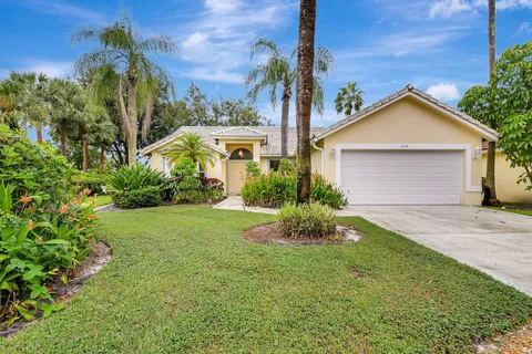 100 Cove Rd, Greenacres, FL MLS: F10465887