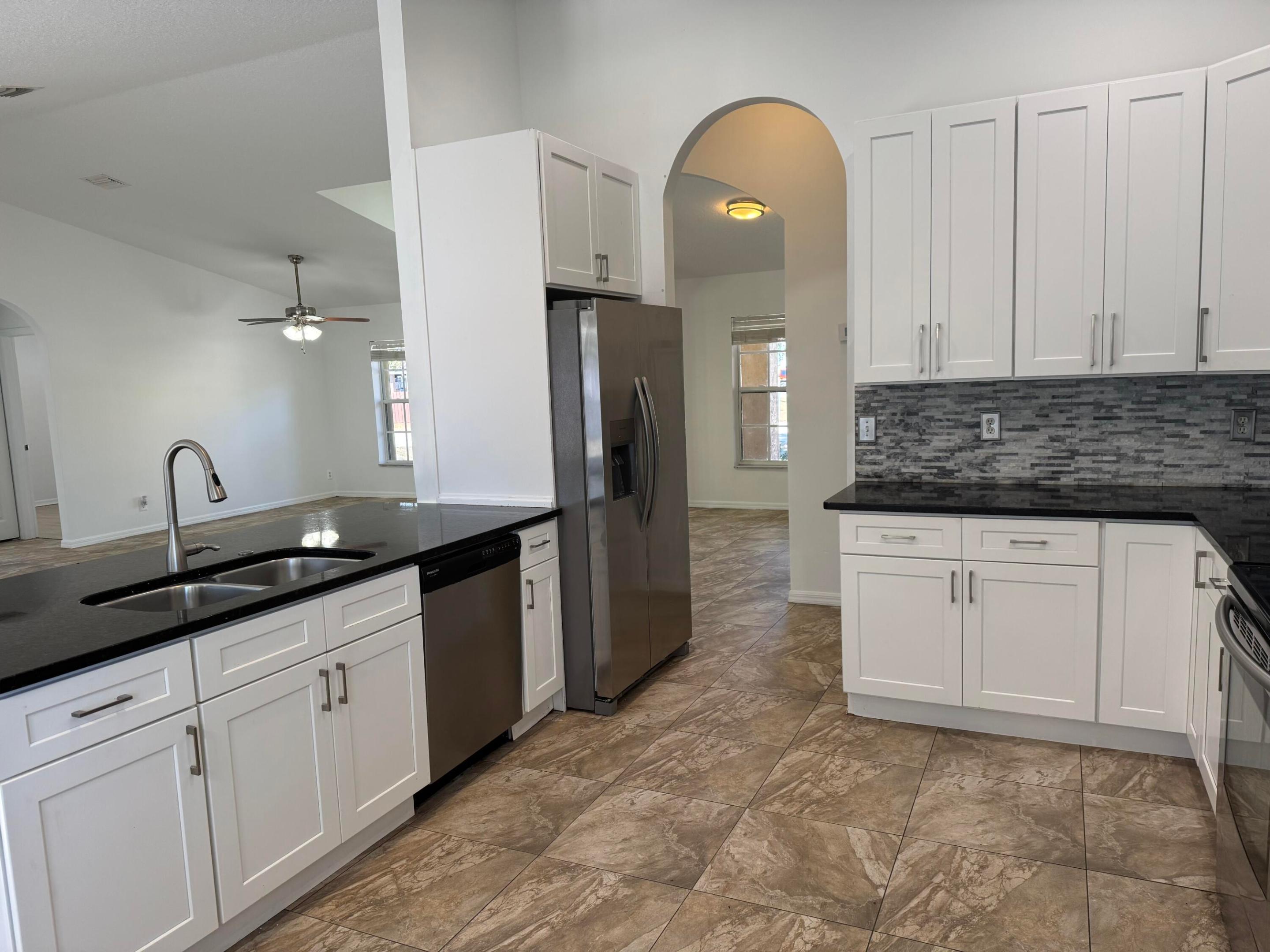 PORT ST LUCIE SECTION 33 - Residential