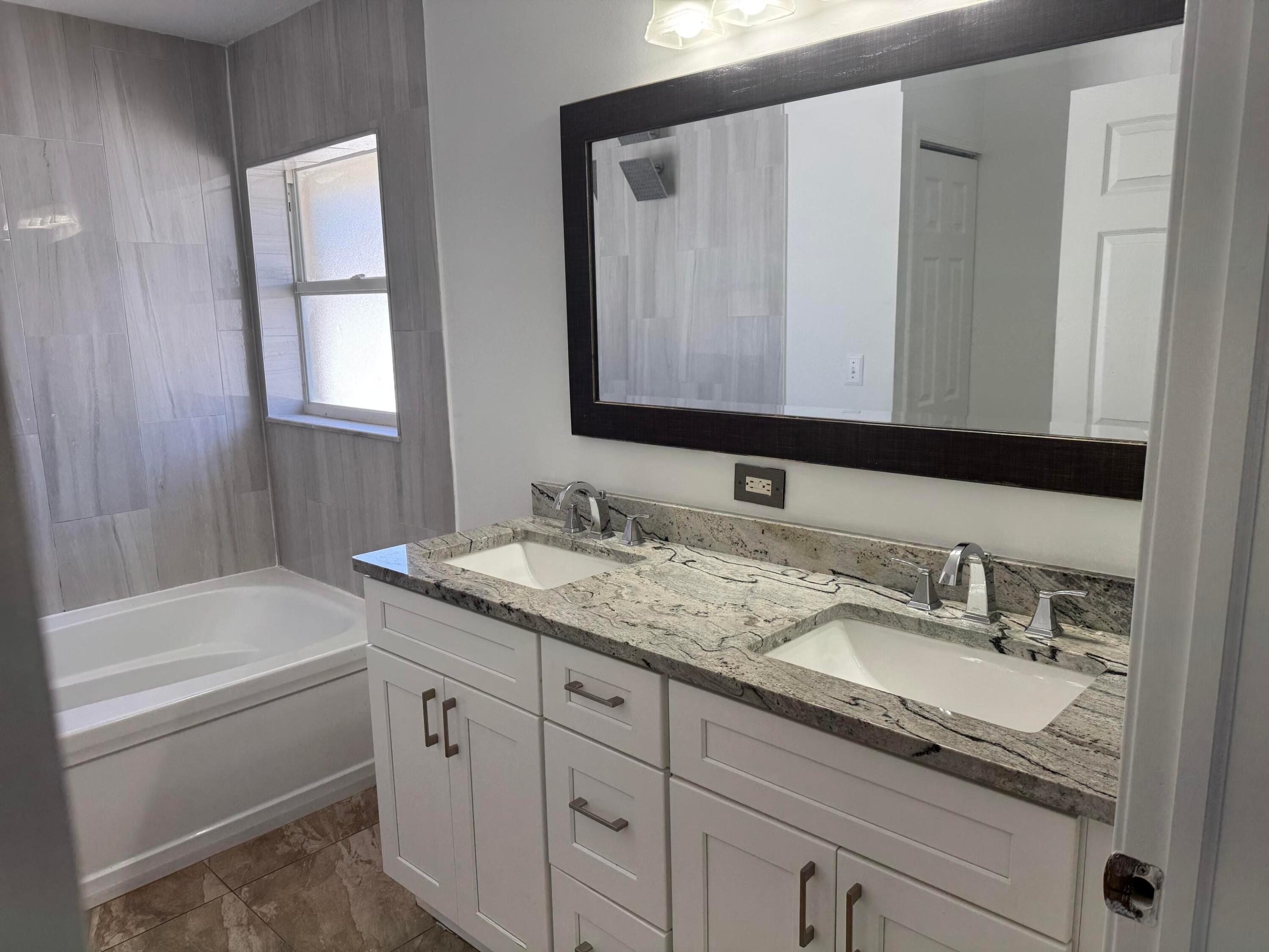 PORT ST LUCIE SECTION 33 - Residential