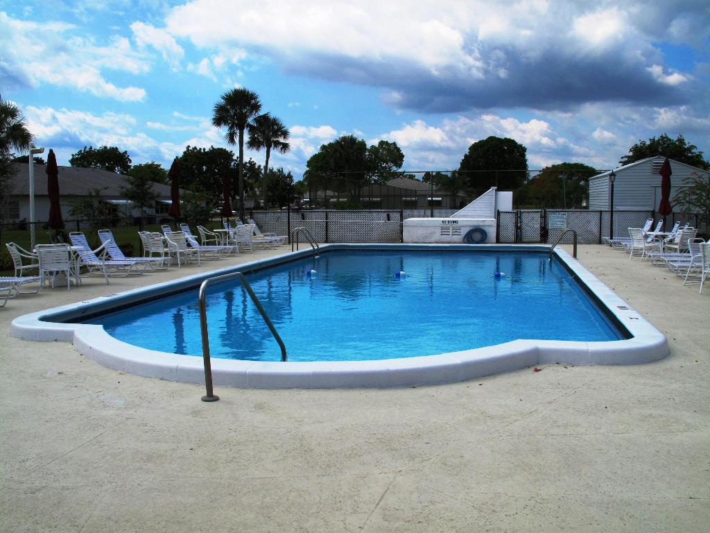 HIGH POINT OF DELRAY SEC 6 CONDO - Residential