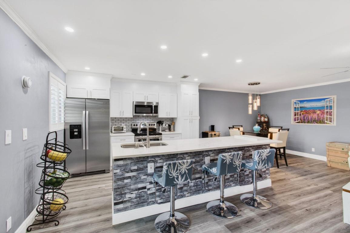 HIGH POINT OF DELRAY SEC 6 CONDO - Residential