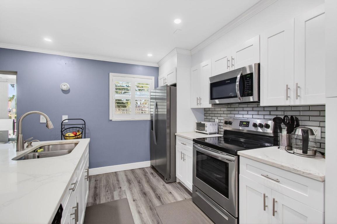 HIGH POINT OF DELRAY SEC 6 CONDO - Residential