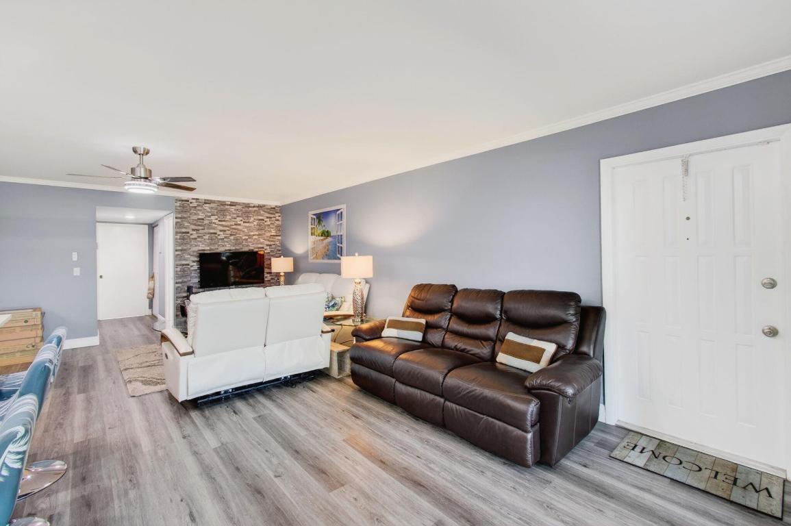 HIGH POINT OF DELRAY SEC 6 CONDO - Residential