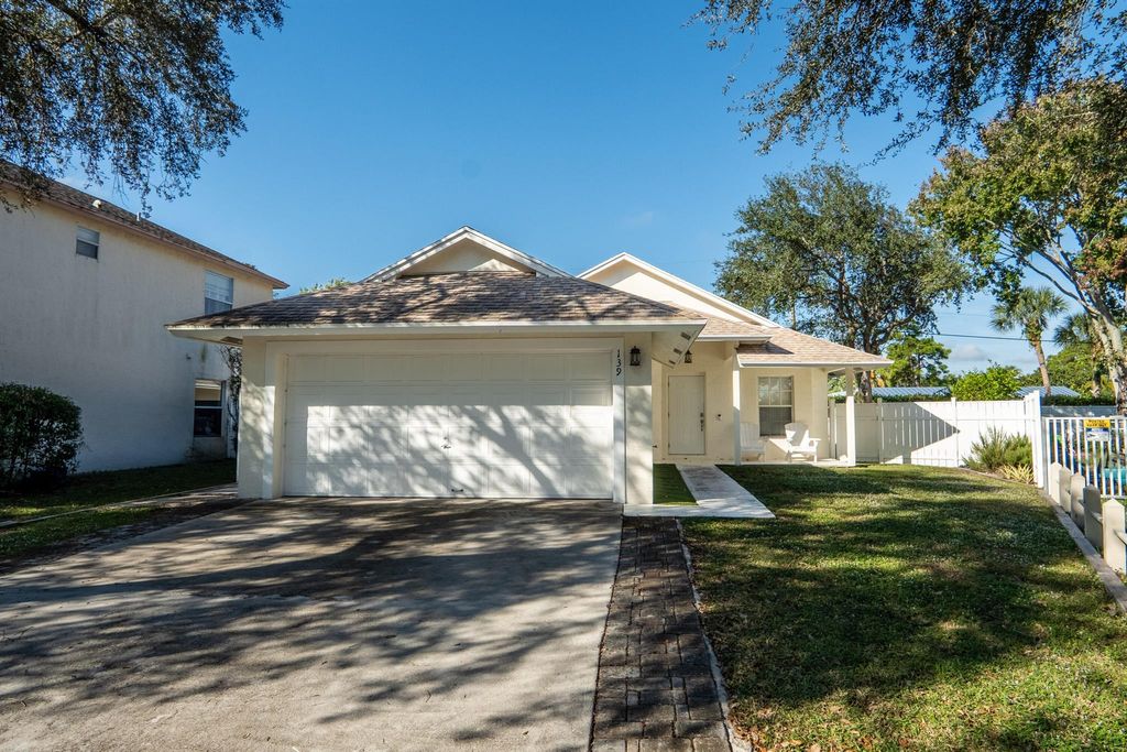 Photo of 139 Pennock Landing Circle, Jupiter, FL 33458 (MLS # R11145299)