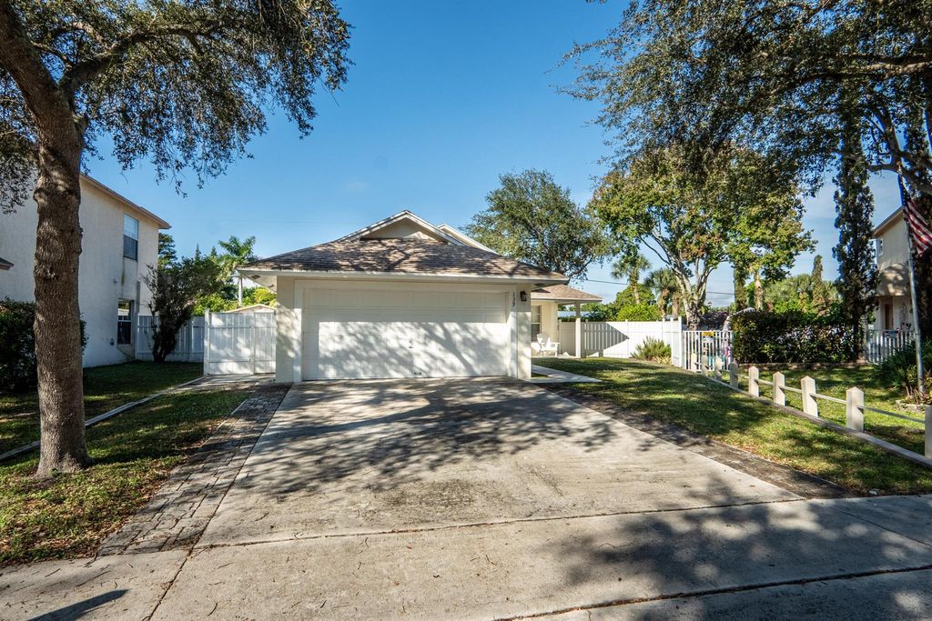 Photo of 139 Pennock Landing Circle, Jupiter, FL 33458 (MLS # R11145299)