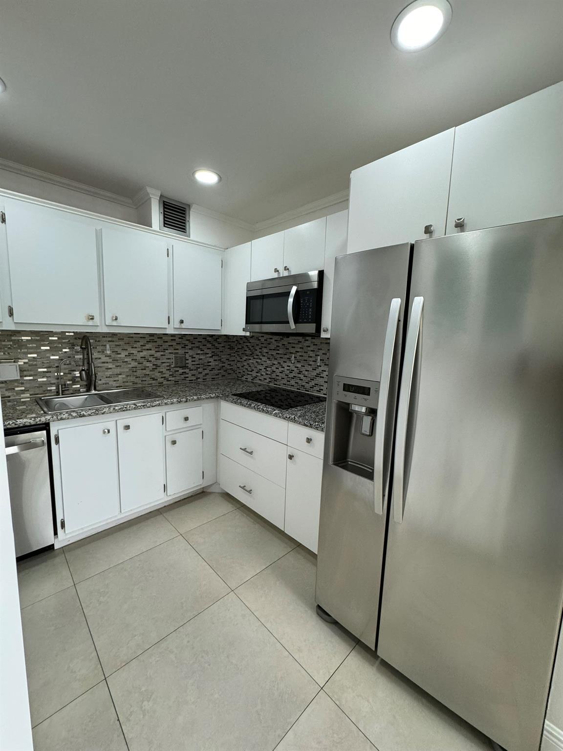 1301 SW 134th Way 305B