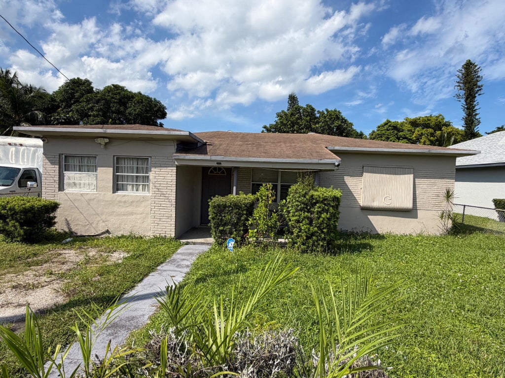 Photo of 4311 SW 19TH Street, West Park, FL 33023 (MLS # B26082797)