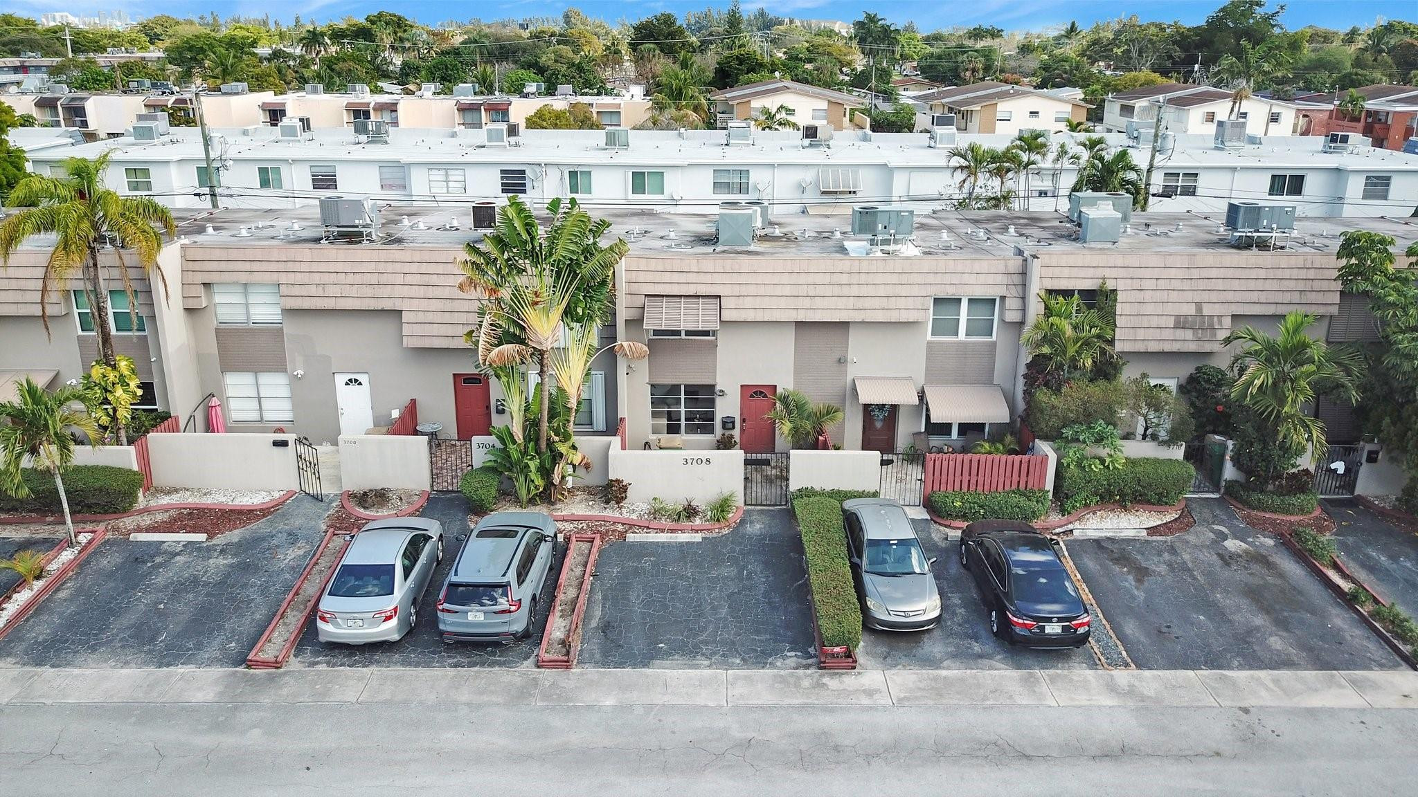 TOWNHOUSES AT NOVA 2 - Residential