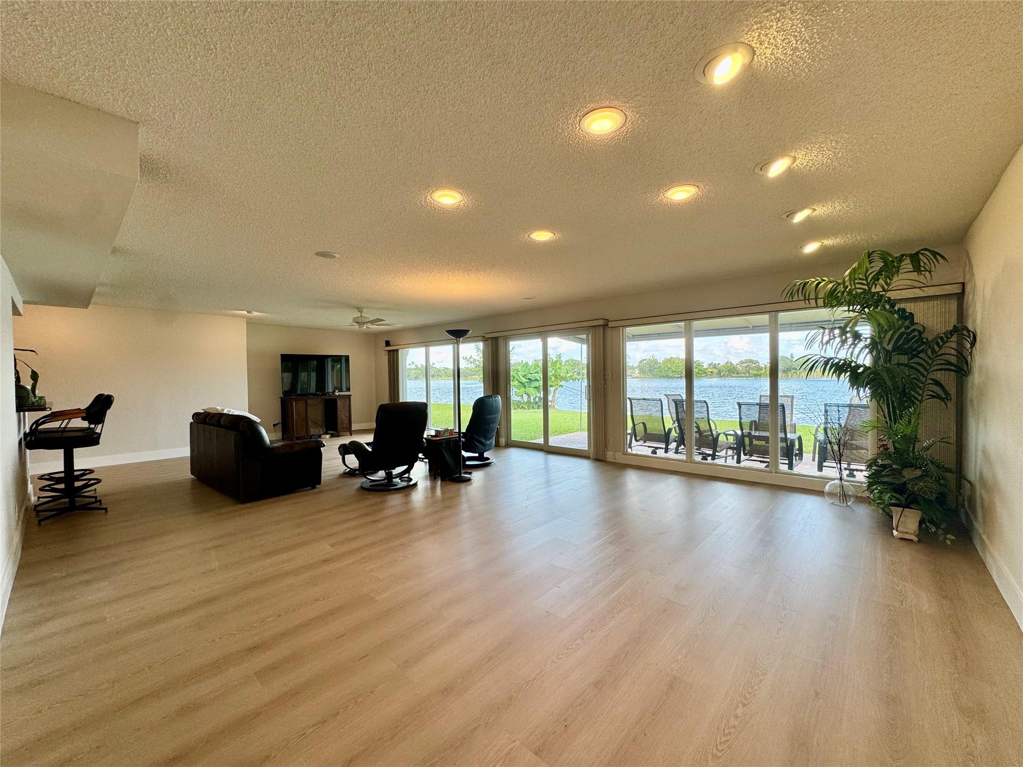 Royal Palm Acres 7th Sec - Residential Lease