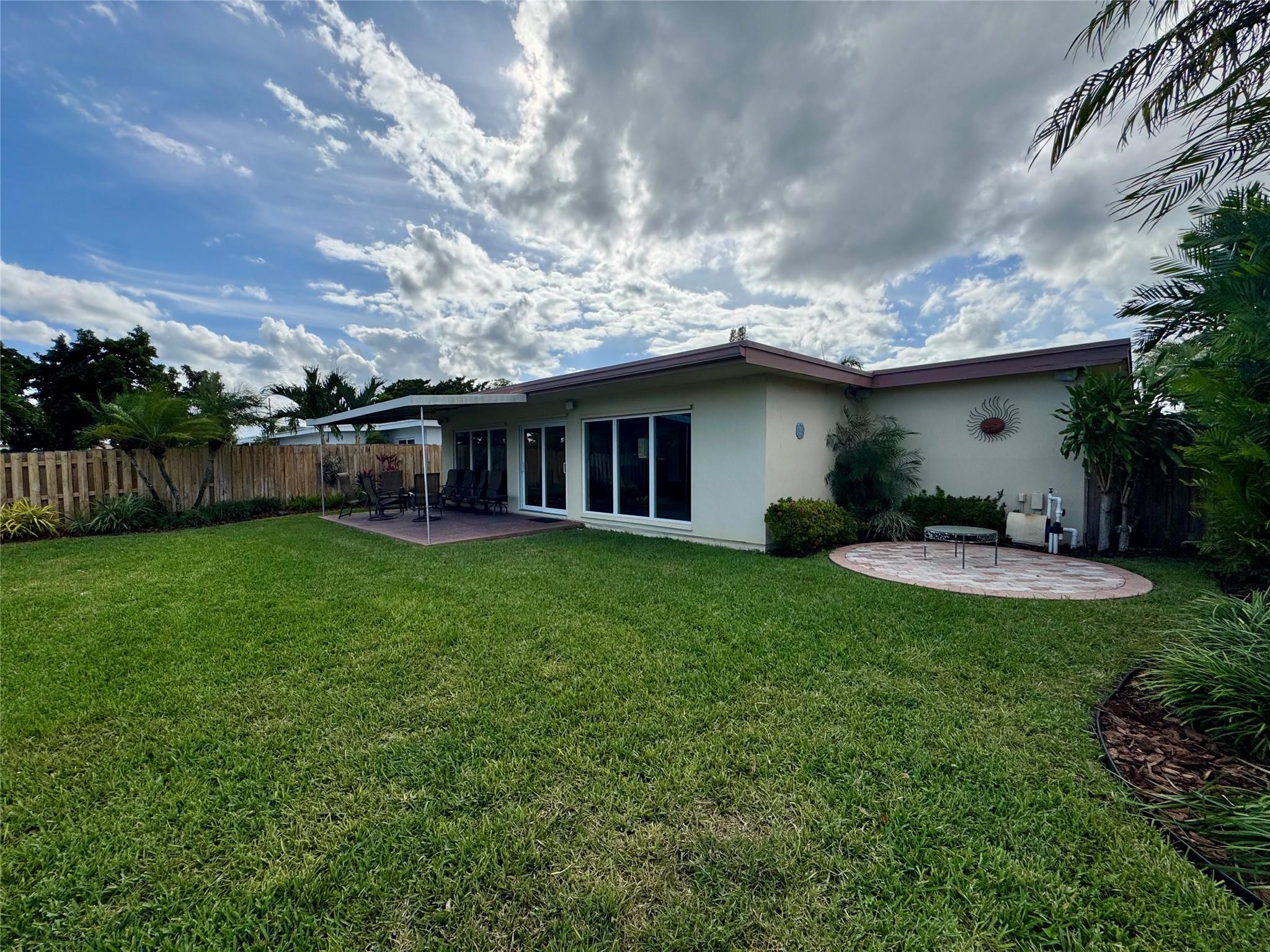 Royal Palm Acres 7th Sec - Residential Lease