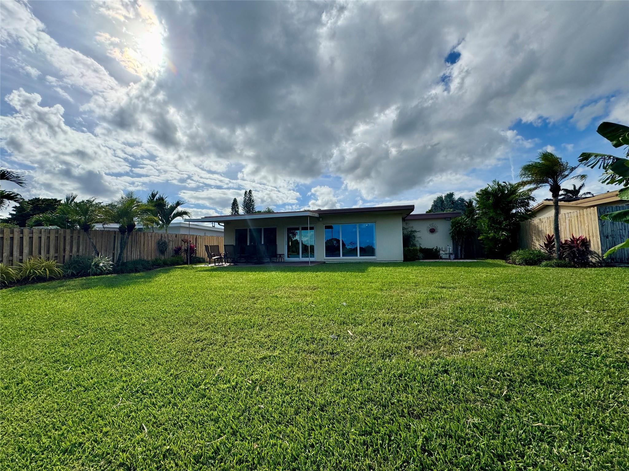 Royal Palm Acres 7th Sec - Residential Lease