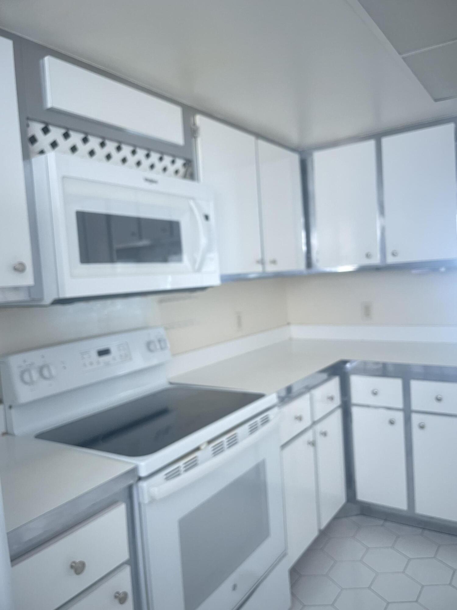 ATLANTIS SHERBROOKE VILLAS EAST CONDO - Residential Lease