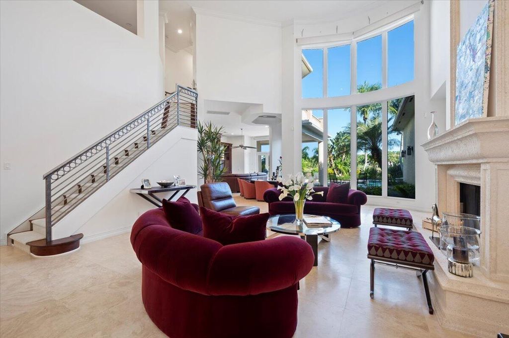 Photo of 137 Via Mariposa, Palm Beach Gardens, FL 33418 (MLS # R10929065)