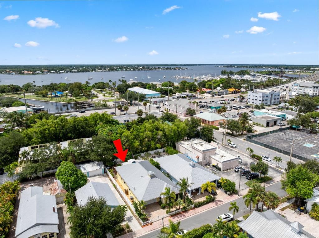 Photo of 412 SW Akron Avenue, Stuart, FL 34994 (MLS # R11122787)