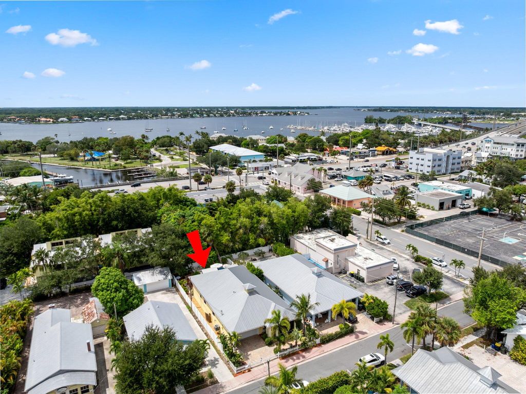 Photo of 412 SW Akron Avenue, Stuart, FL 34994 (MLS # R11122787)