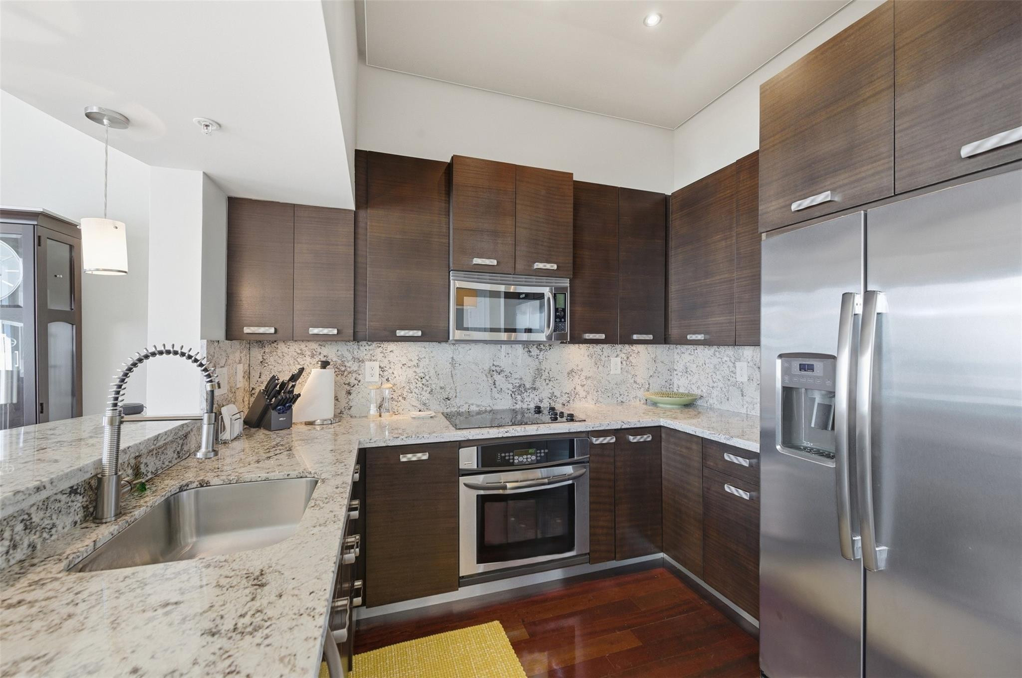 Tides at Bridgeside Sq - Residential