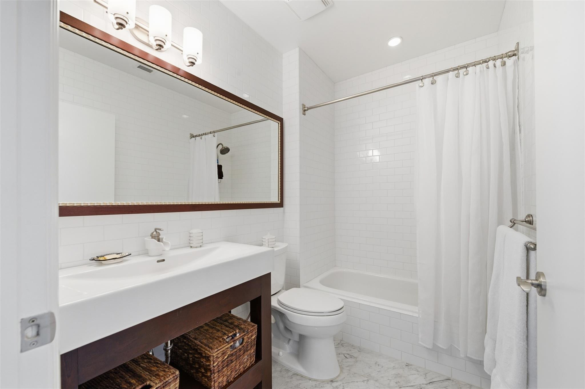 Tides at Bridgeside Sq - Residential