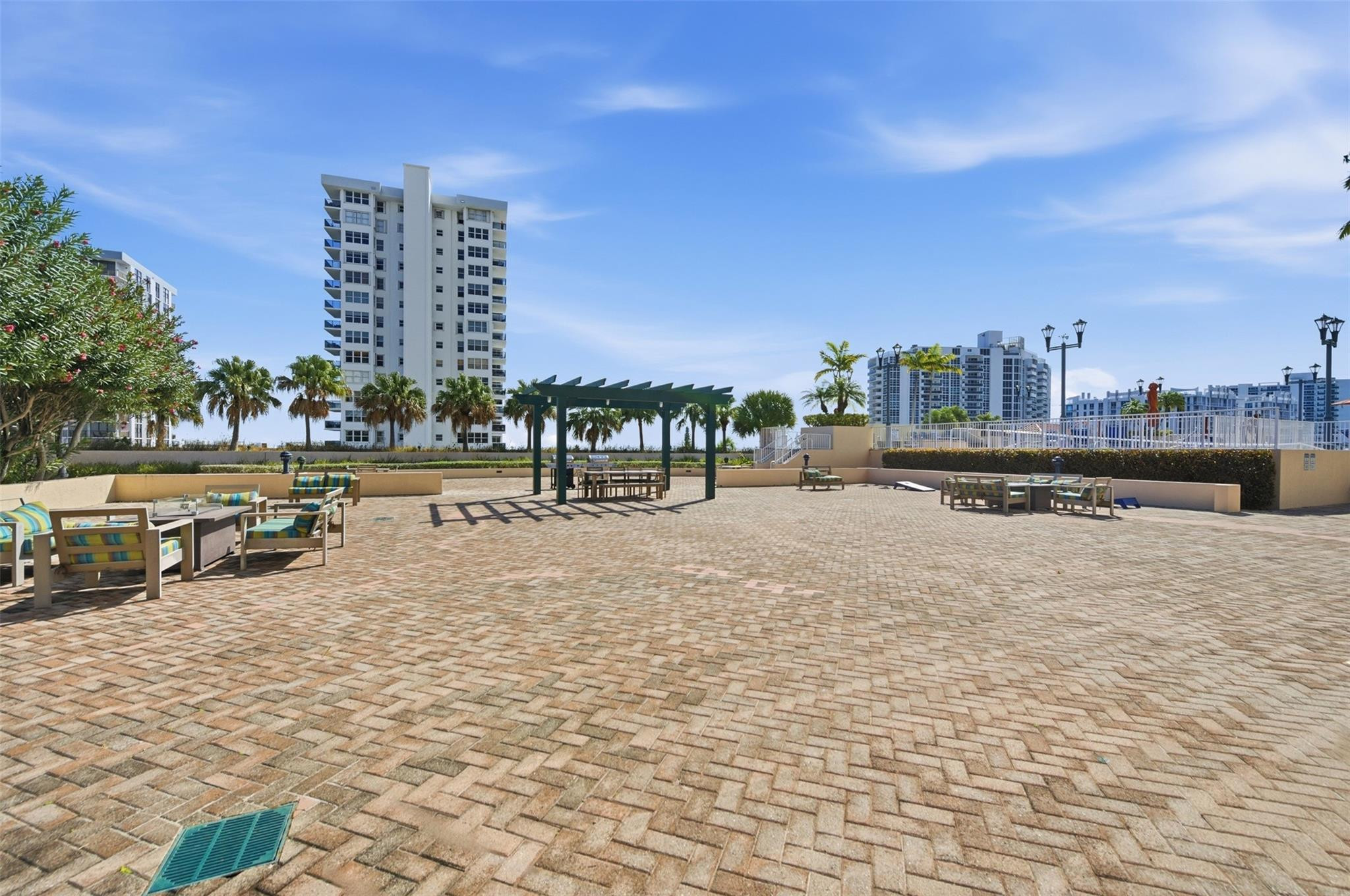 Tides at Bridgeside Sq - Residential