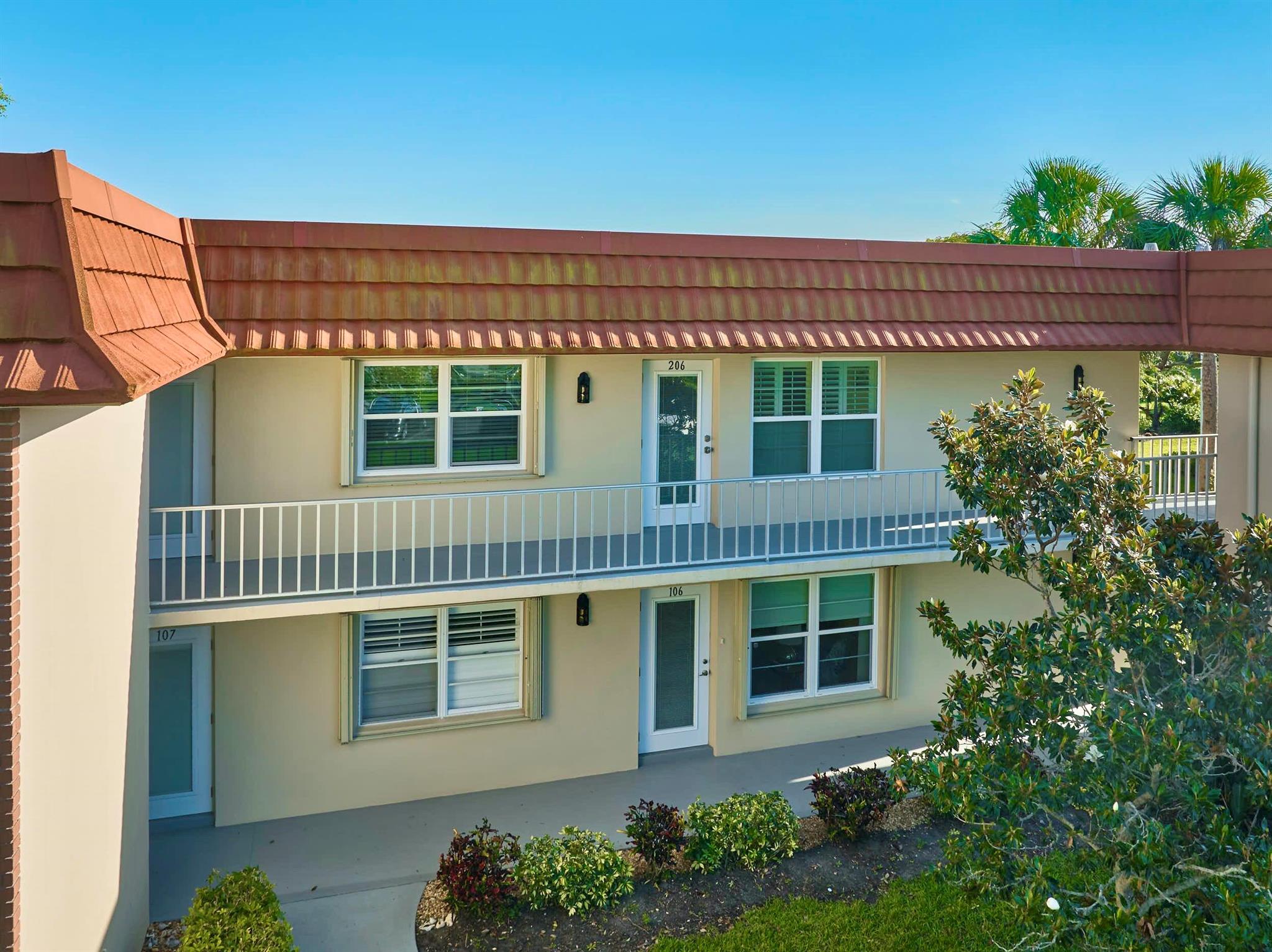 70 Royal Oak Court 206