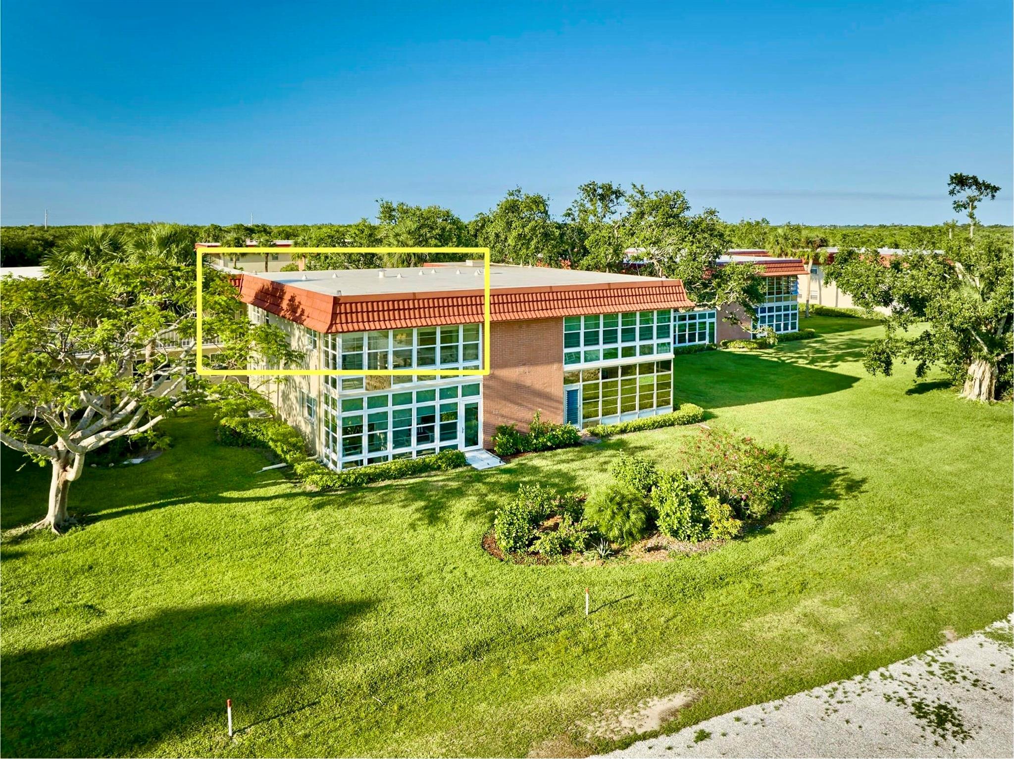 70 Royal Oak Court 206