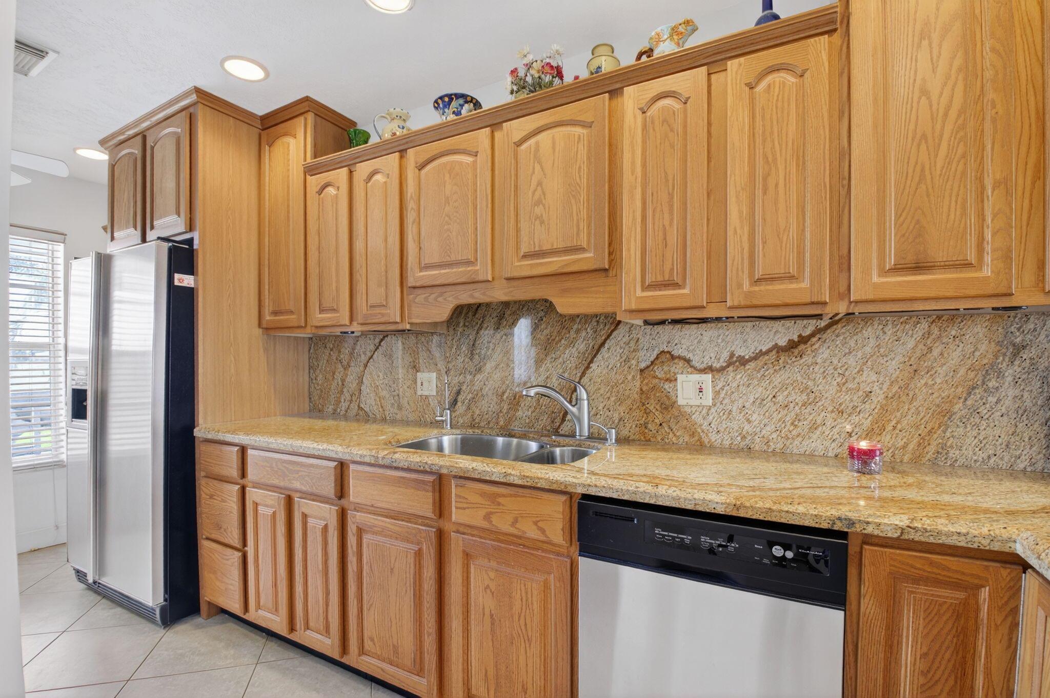 1111 Lemon Tree Terrace 204, Delray Beach, FL, 33445/$182,500 4 1111 Lemon Tree Terrace 204