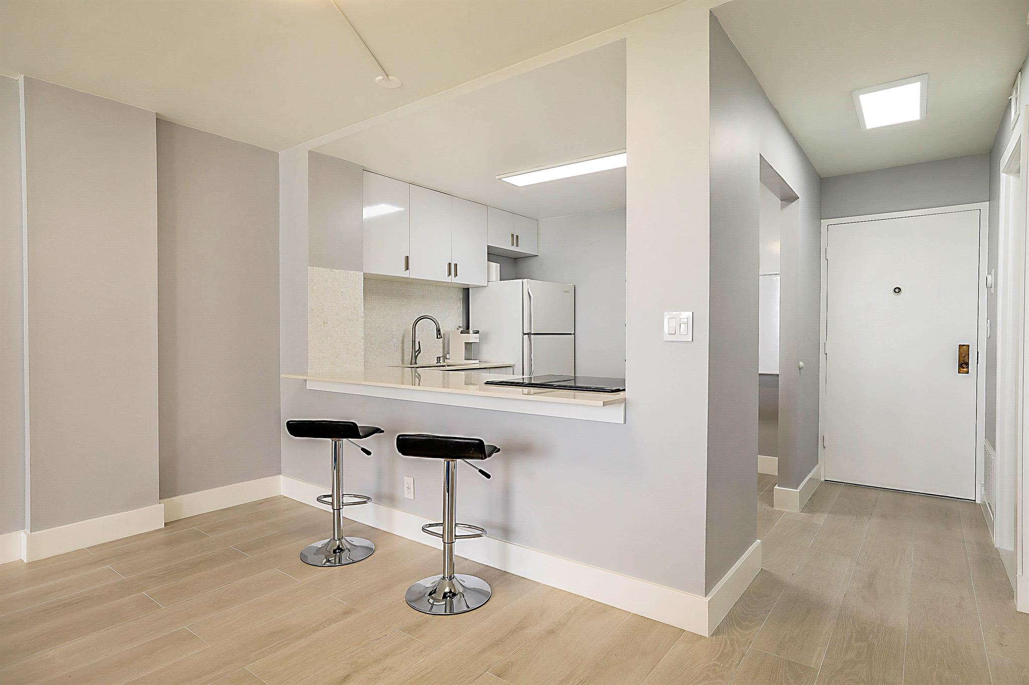 BOCA TOWERS CONDO PORTION - Residential Lease