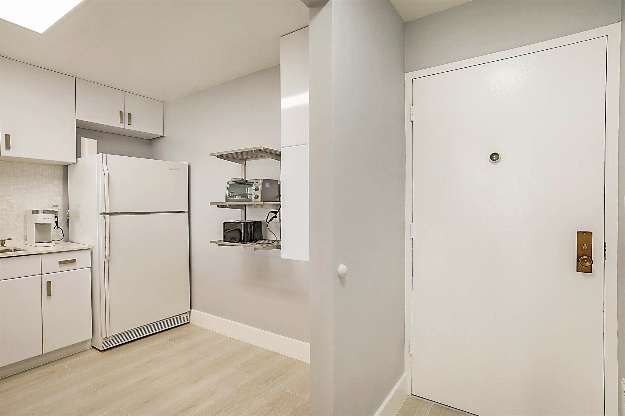 BOCA TOWERS CONDO PORTION - Residential Lease