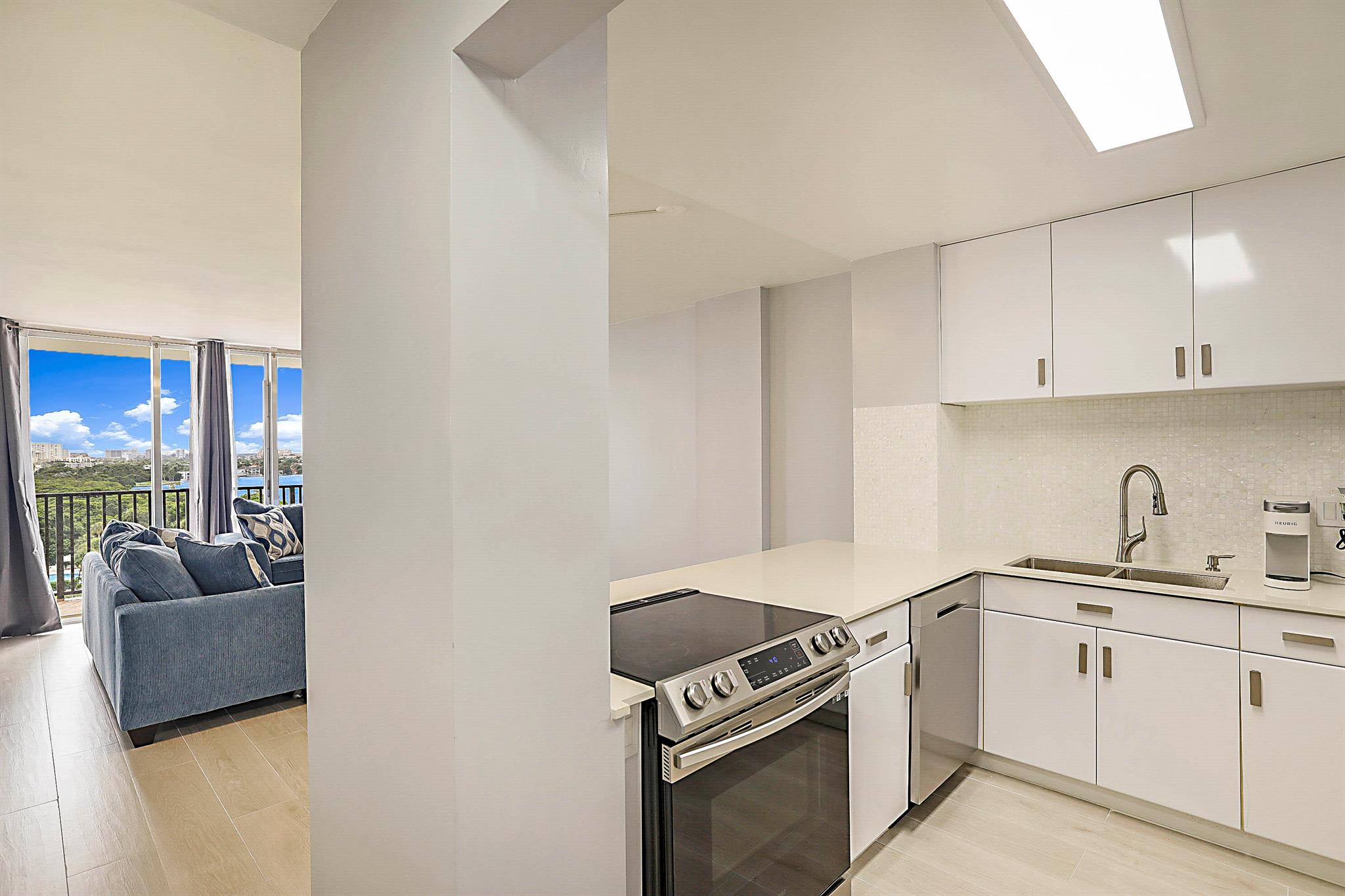 BOCA TOWERS CONDO PORTION - Residential Lease