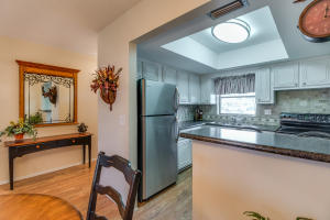 CRESTHAVEN VILLAS - Residential