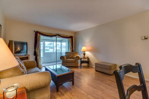 CRESTHAVEN VILLAS - Residential