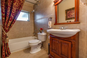 CRESTHAVEN VILLAS - Residential