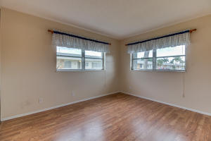 CRESTHAVEN VILLAS - Residential