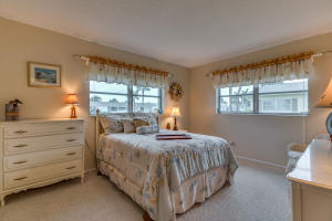 CRESTHAVEN VILLAS - Residential