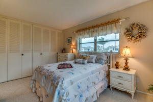 CRESTHAVEN VILLAS - Residential