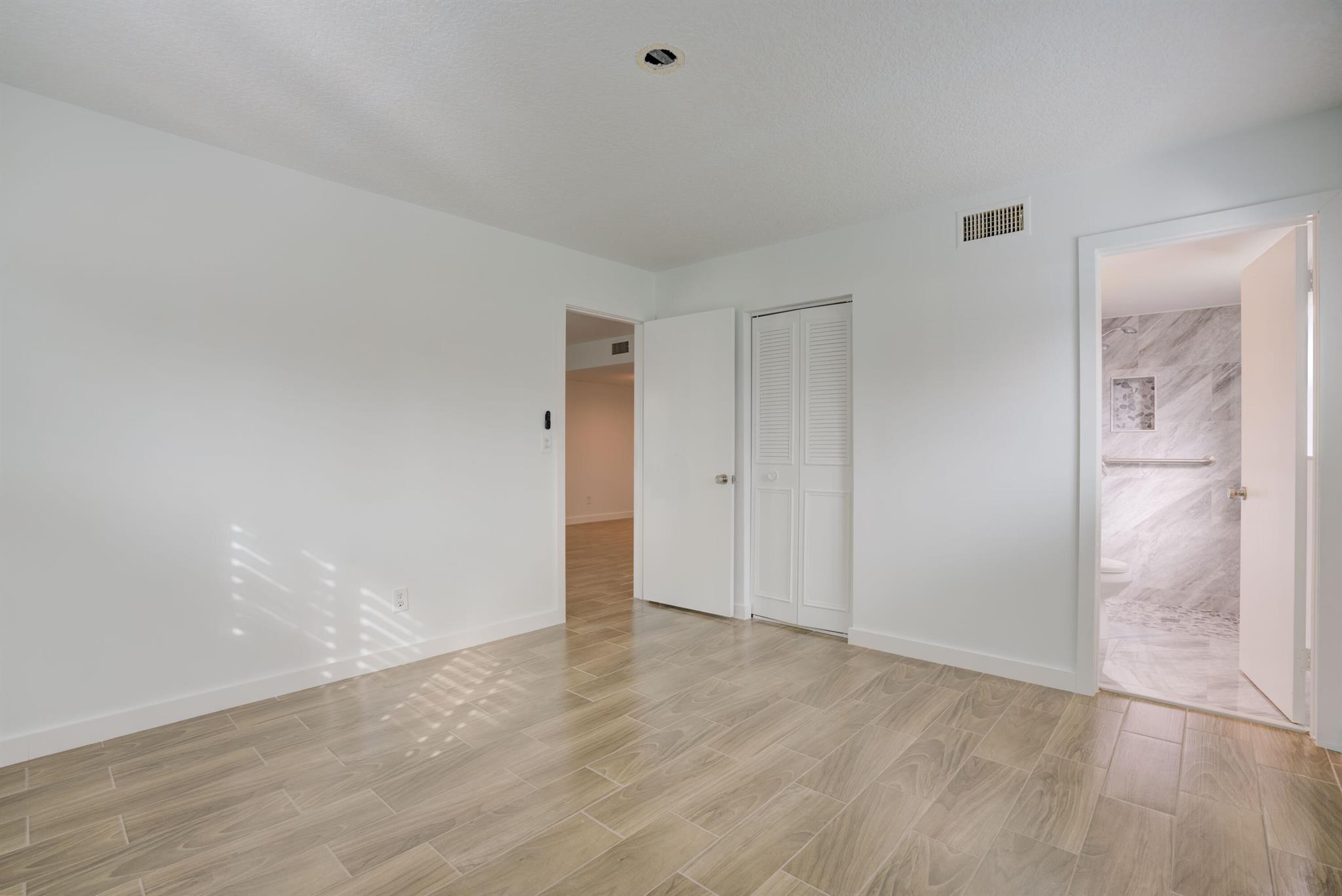 THE LITTLE CLUB CONDO - Residential Lease