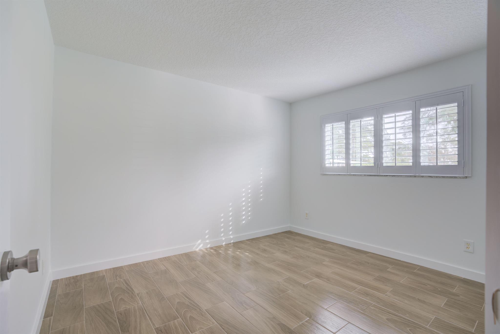 THE LITTLE CLUB CONDO - Residential Lease