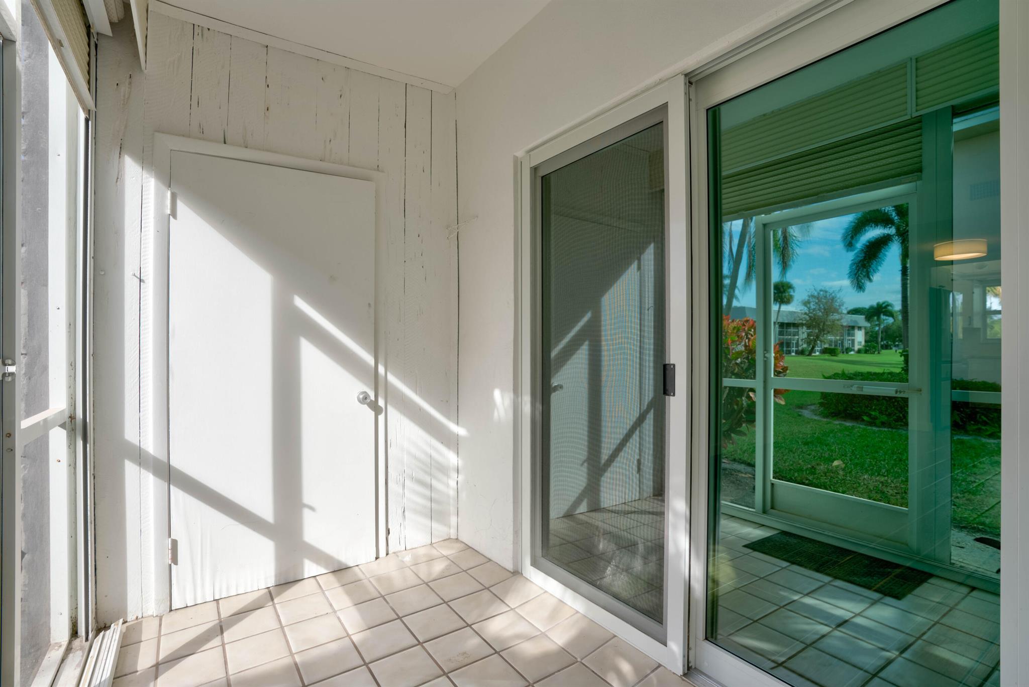 THE LITTLE CLUB CONDO - Residential Lease