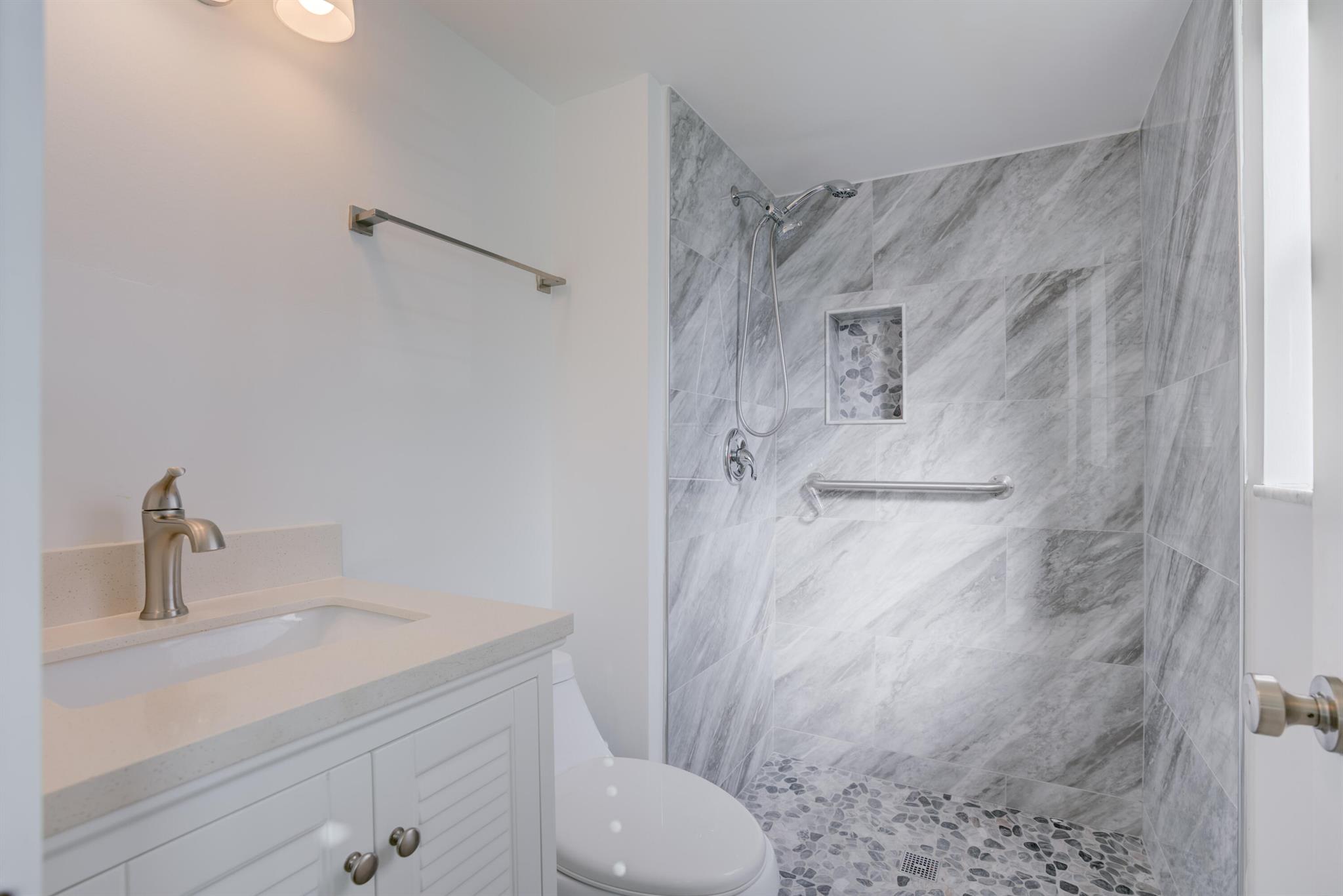THE LITTLE CLUB CONDO - Residential Lease