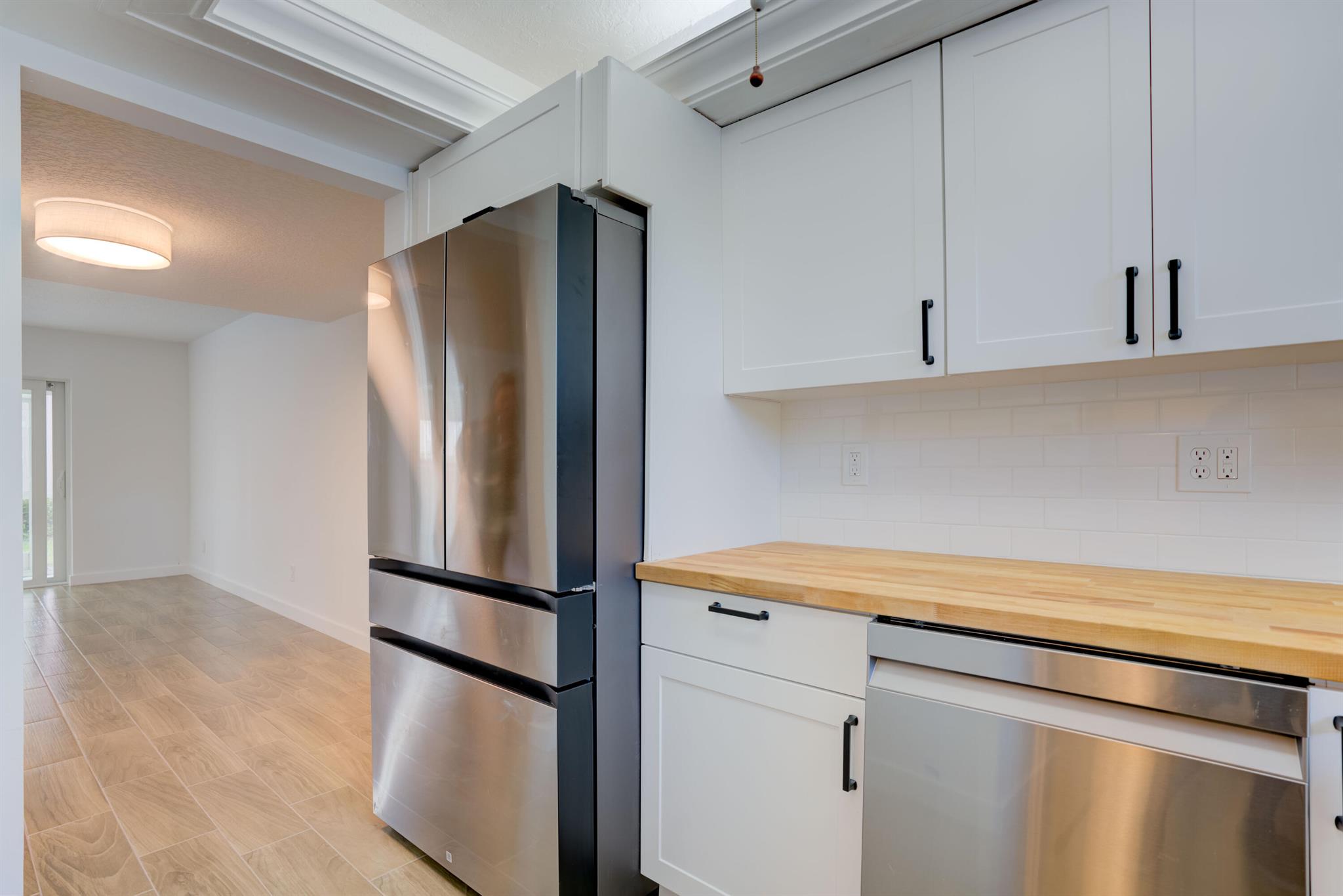 THE LITTLE CLUB CONDO - Residential Lease
