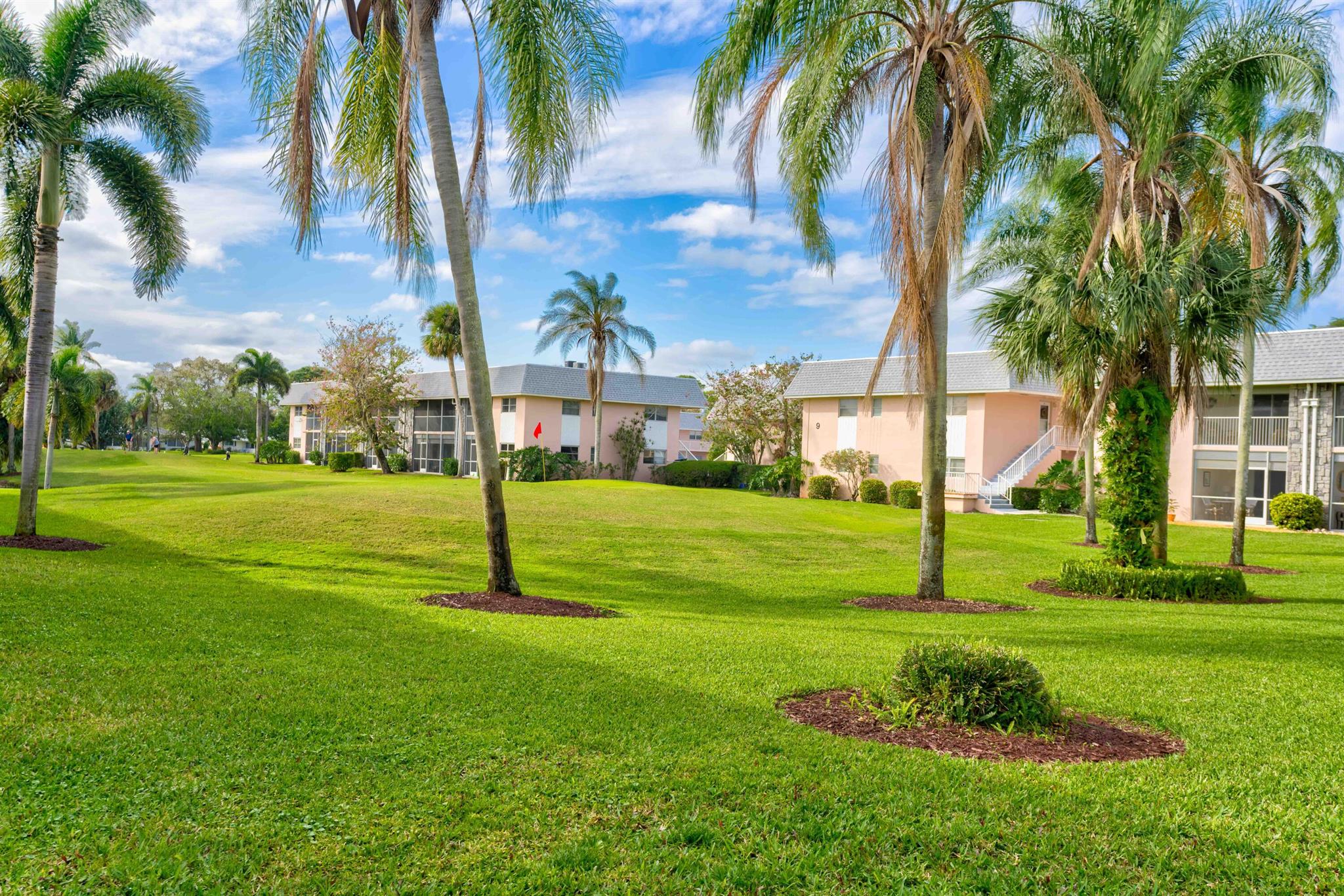 THE LITTLE CLUB CONDO - Residential Lease