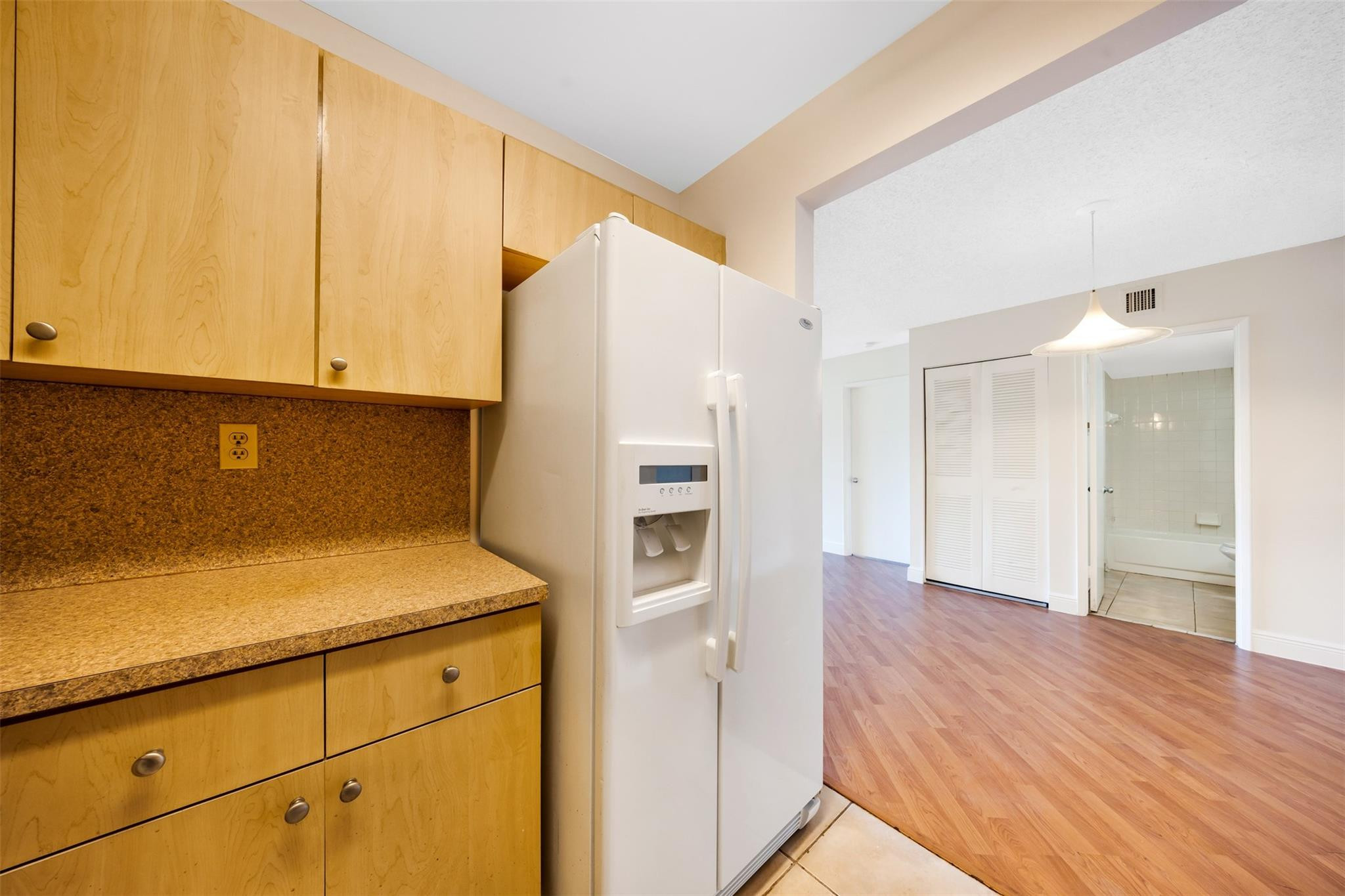 BREEZES AT PALM AIRE CONDO - Residential Lease