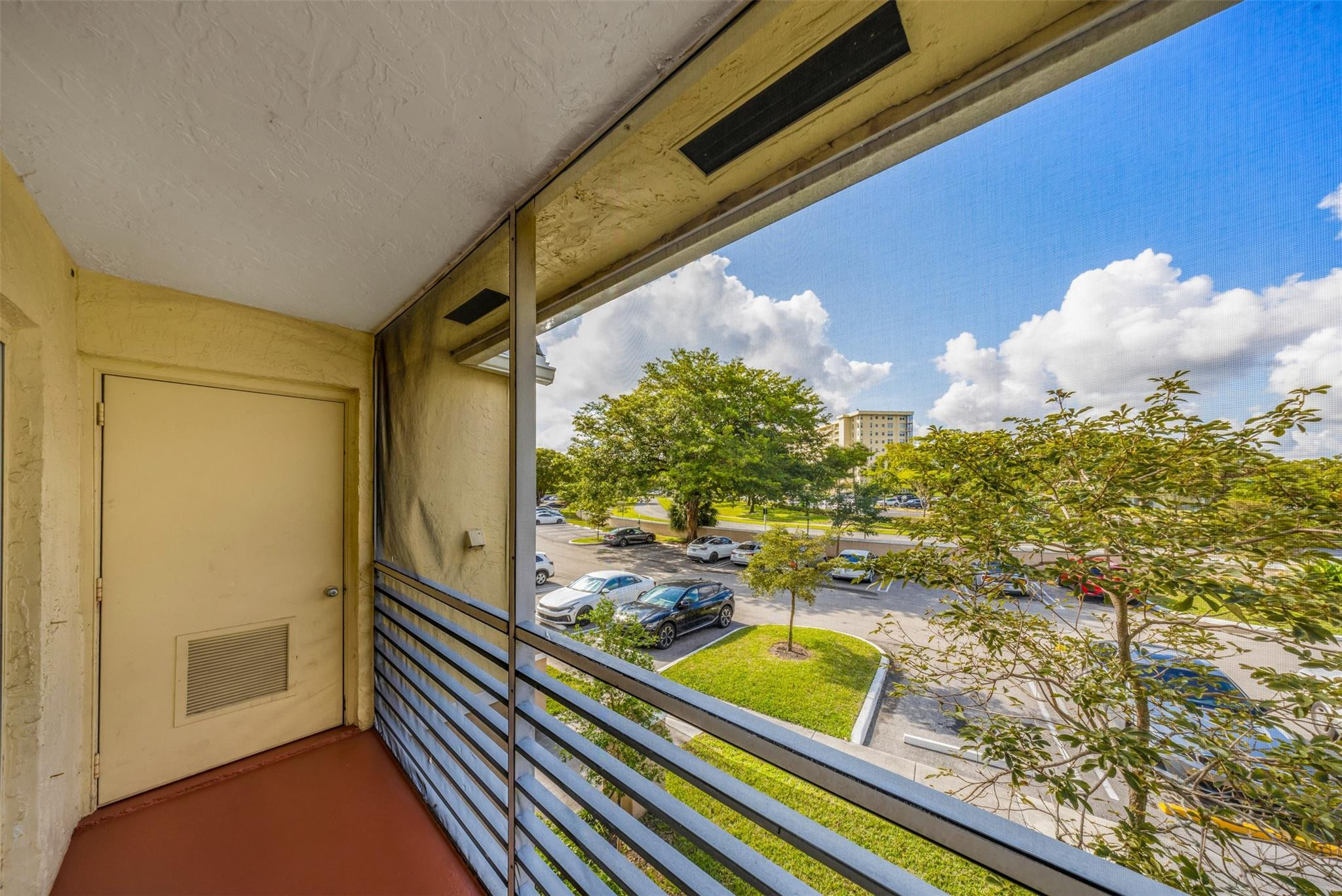 BREEZES AT PALM AIRE CONDO - Residential Lease