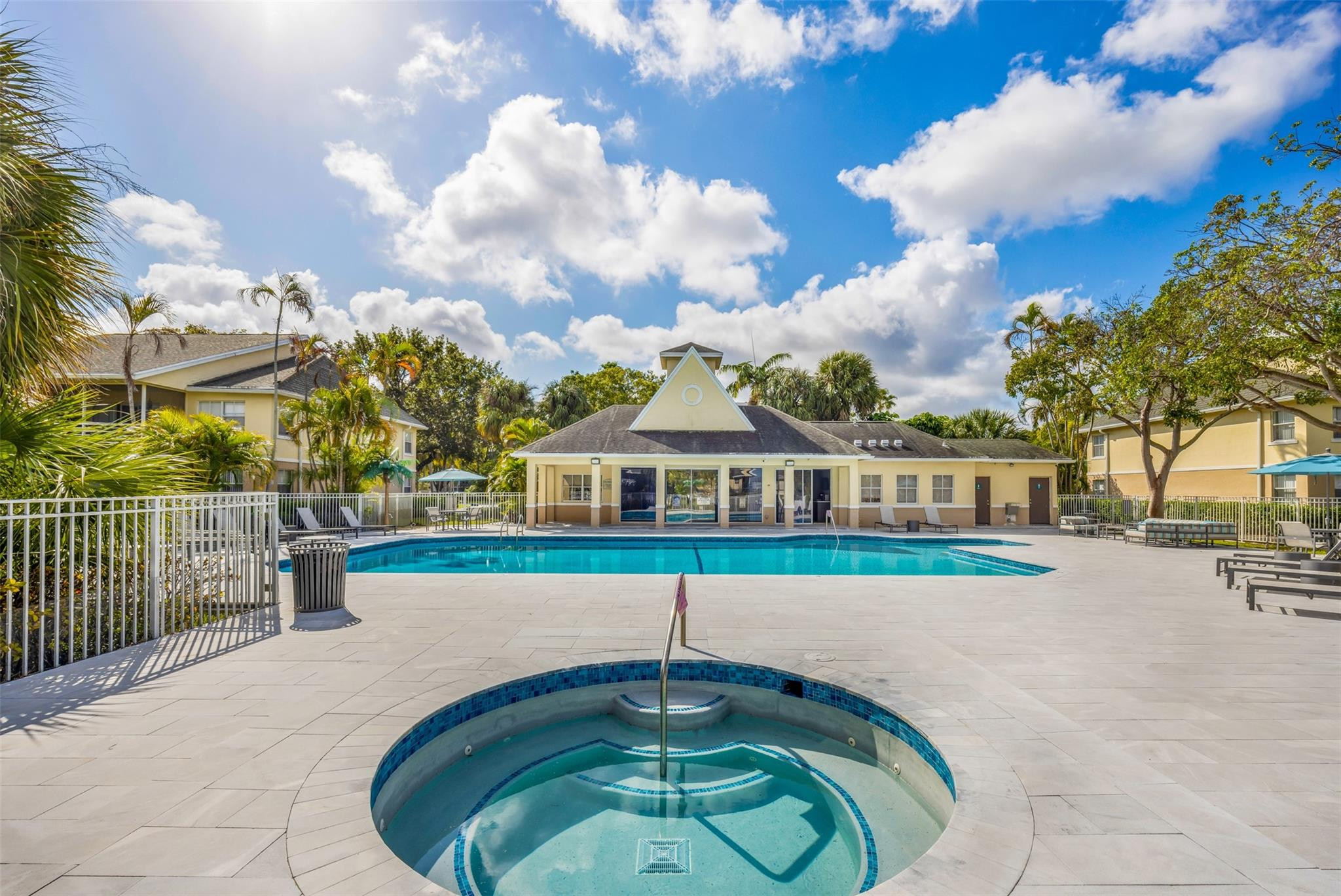 BREEZES AT PALM AIRE CONDO - Residential Lease