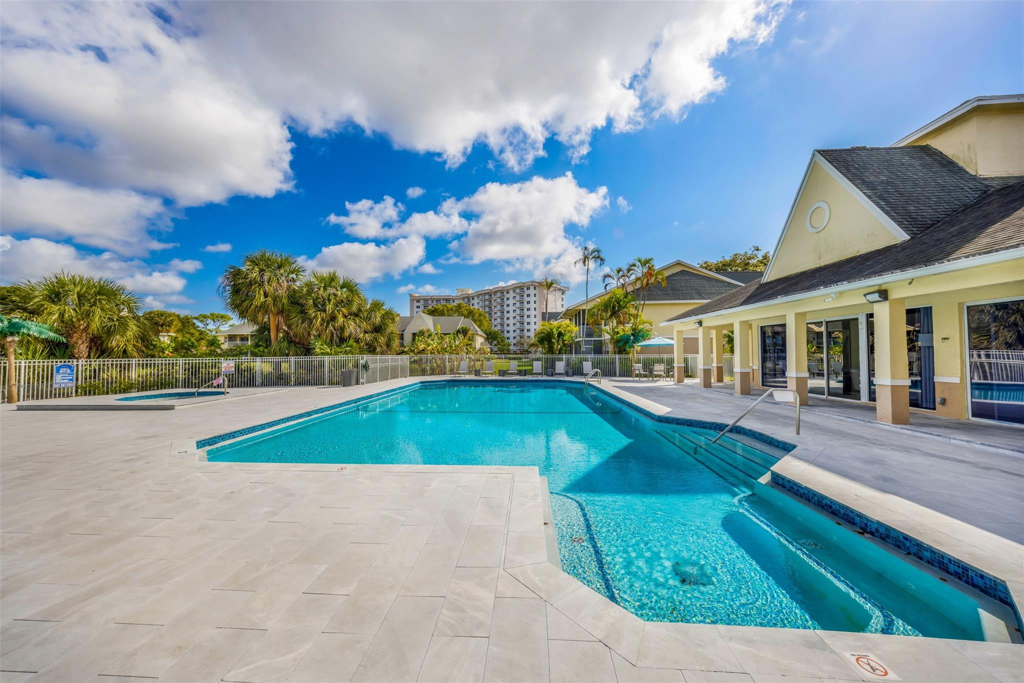 BREEZES AT PALM AIRE CONDO - Residential Lease