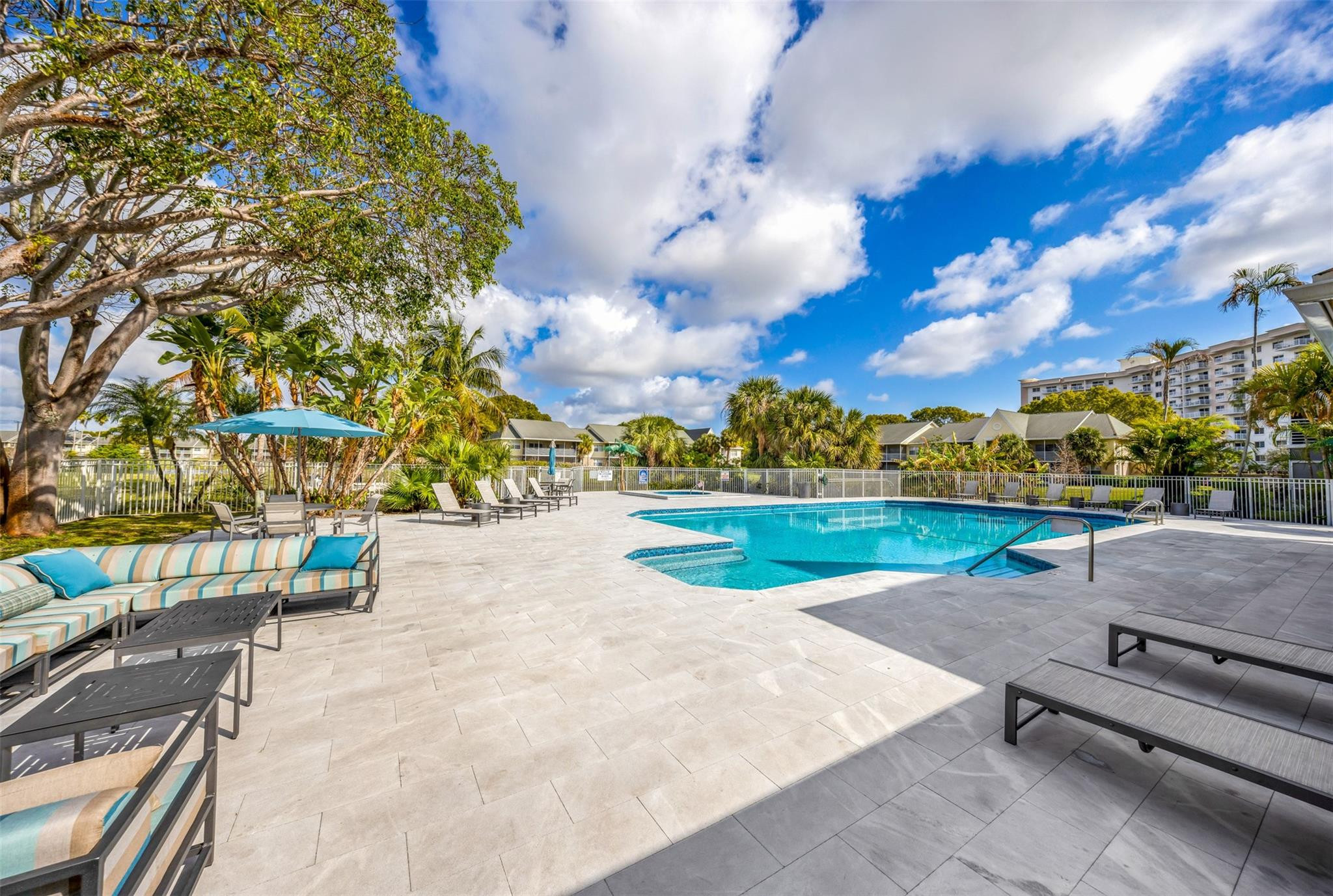 BREEZES AT PALM AIRE CONDO - Residential Lease