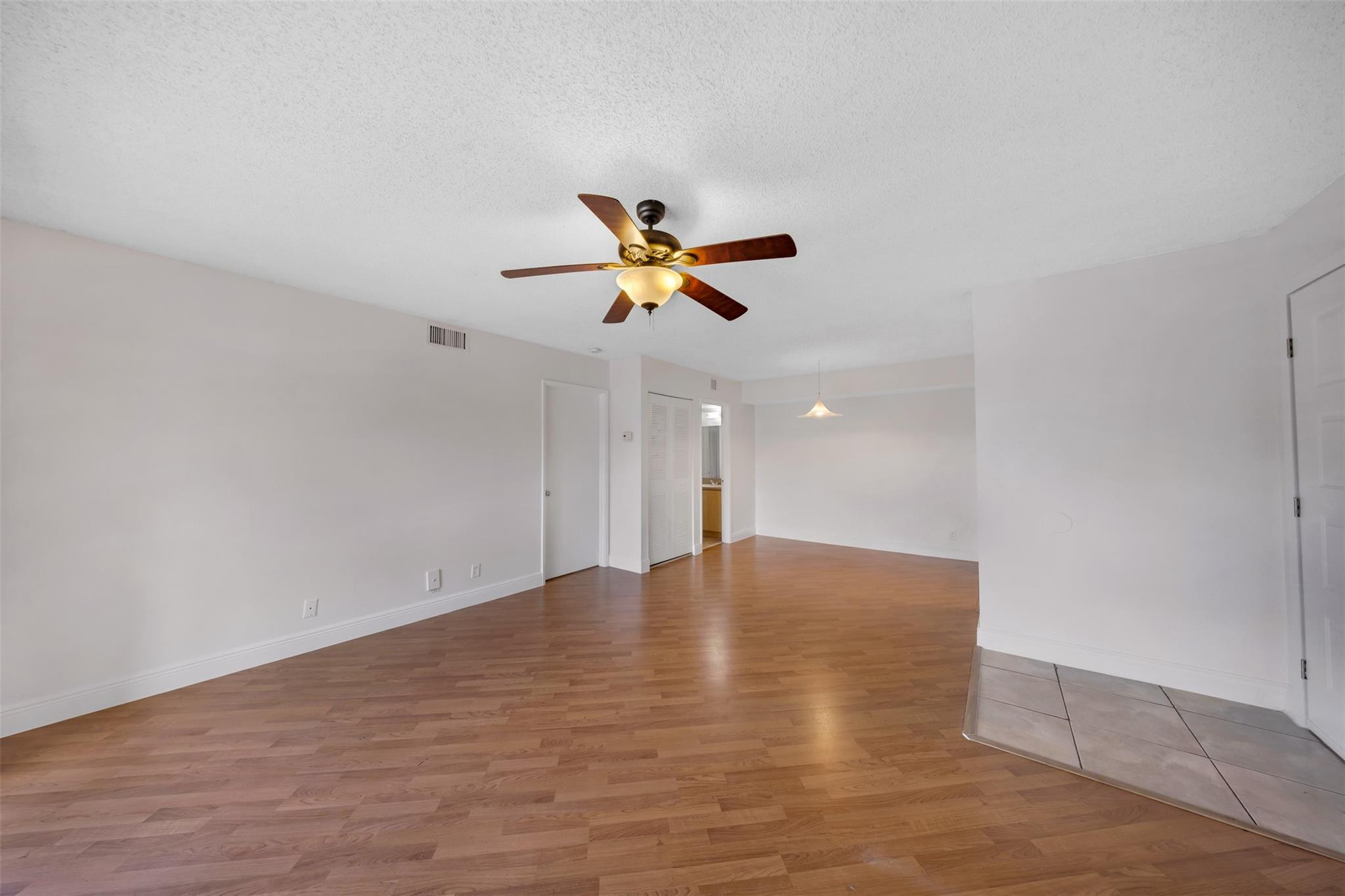 BREEZES AT PALM AIRE CONDO - Residential Lease