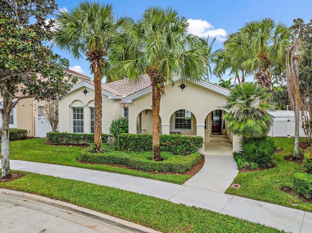 Photo of 107 San Remo Drive, Jupiter, FL 33458 (MLS # R10948491)