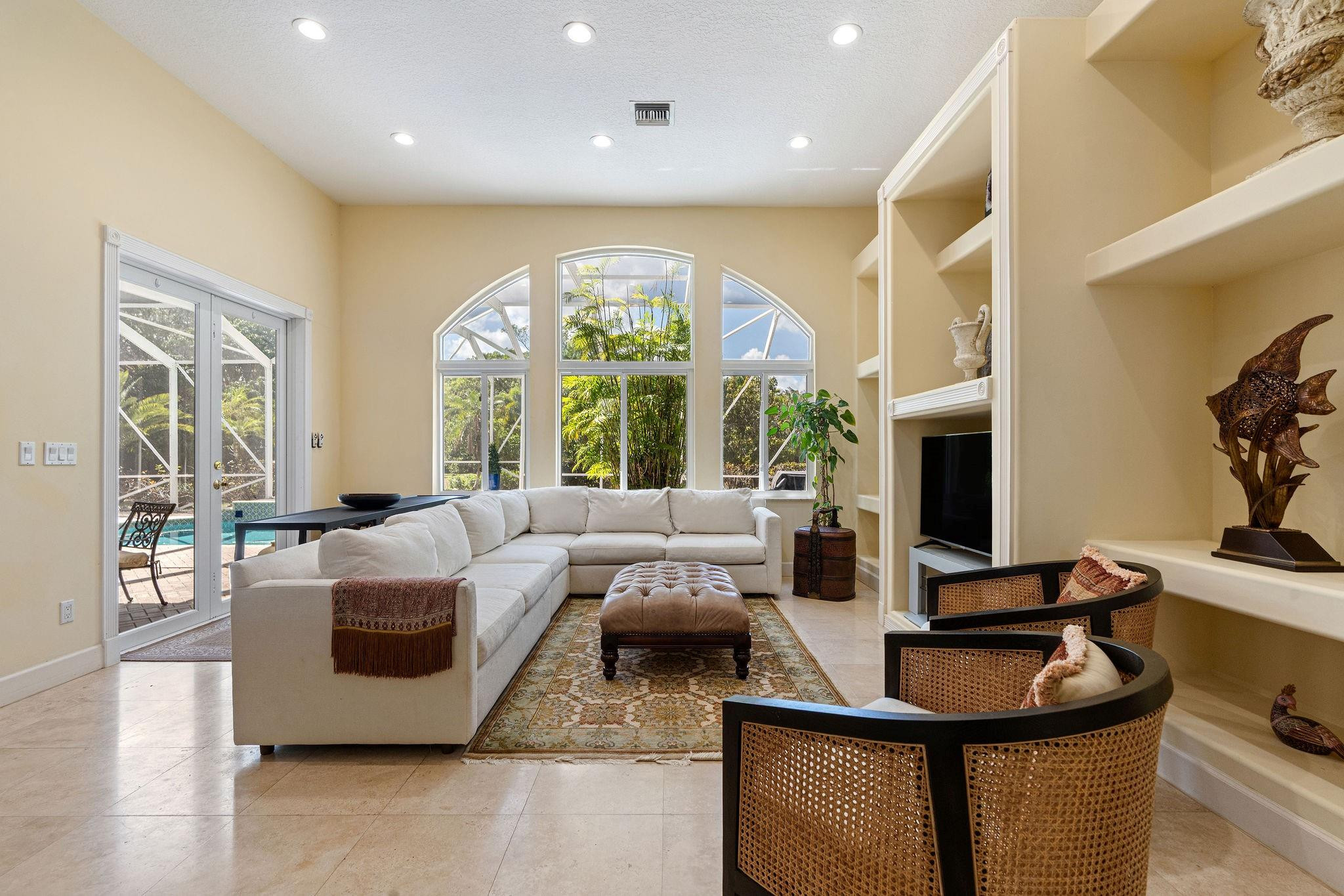 SUNSHINE RANCHES - Residential