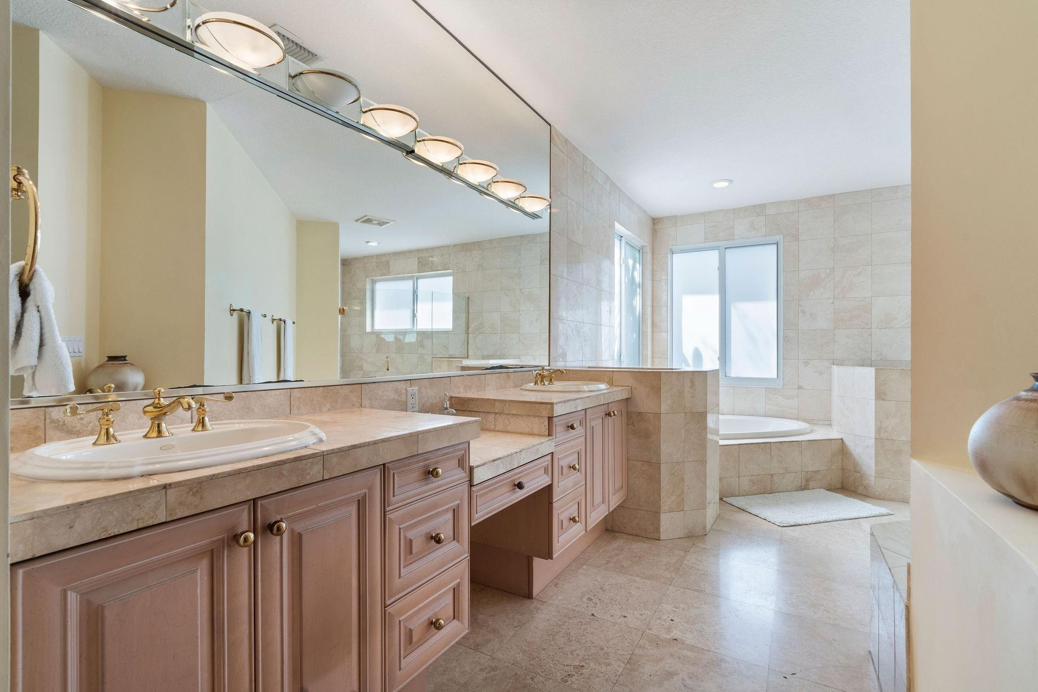 SUNSHINE RANCHES - Residential