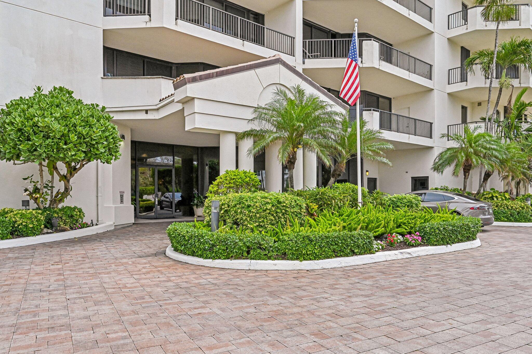 800 OCEAN Drive 1105
